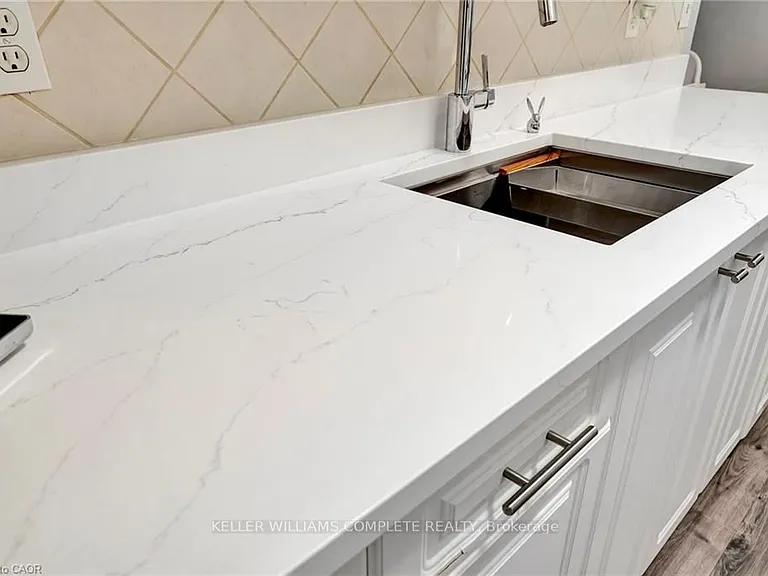 11 Woodman Dr S #307 — Photo 4