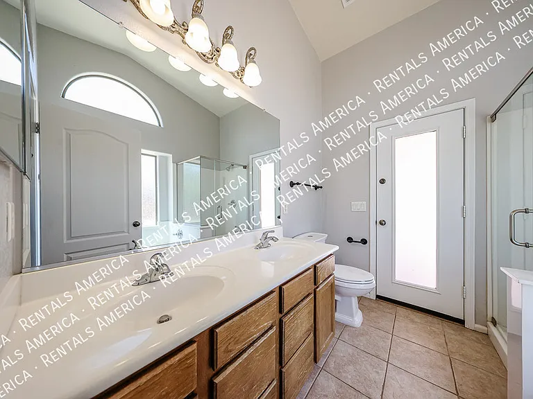 51 W Hereford Dr — Photo 24