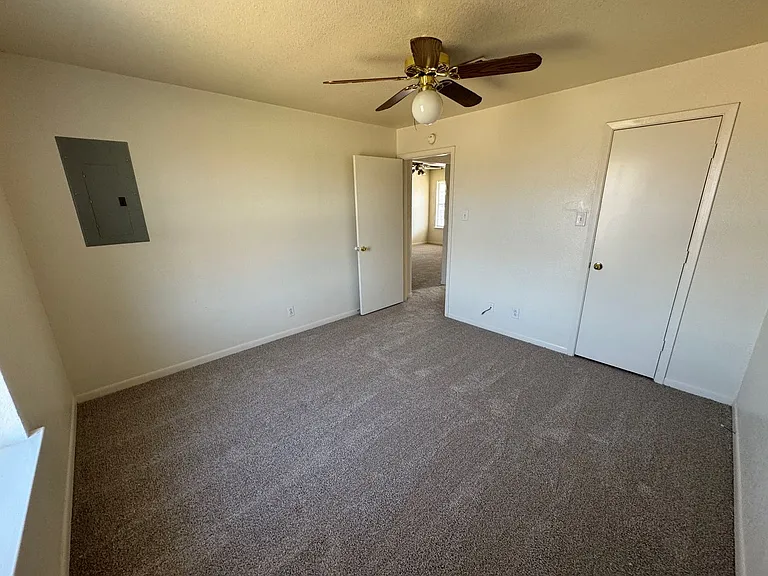 1003 Circle M Dr — Photo 12