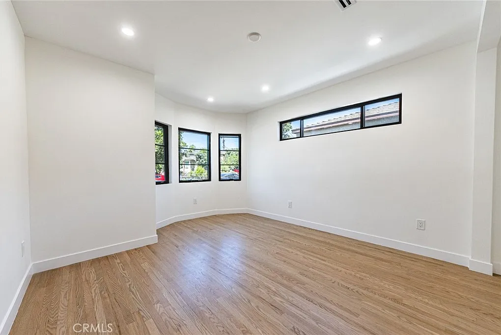 3 bed, 1700 sqft, $6,500 — Photo 3