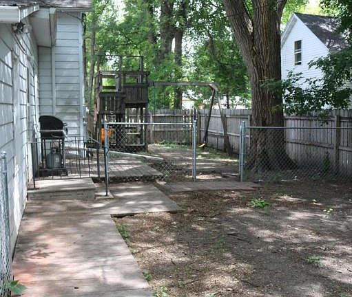 4th image of 352 8th Ave N