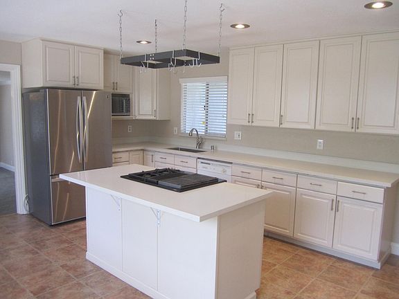 2nd image of 970 Kingfisher Dr