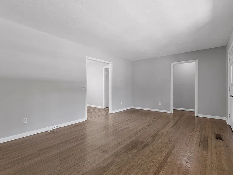 620 Lindsay Ave — Photo 7