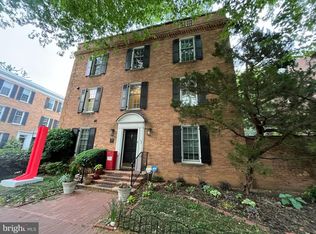 2538 Queen Annes Ln NW, Washington, DC