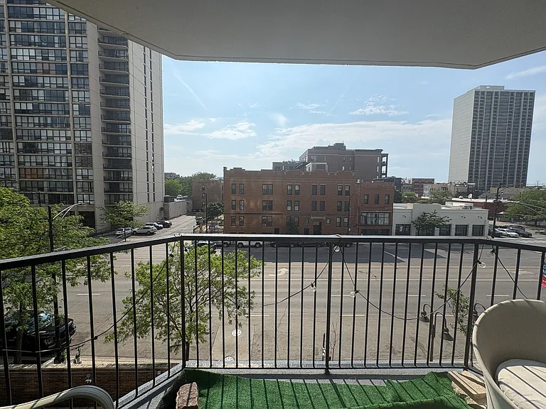 1560 N Sandburg Ter #415J — Photo 5
