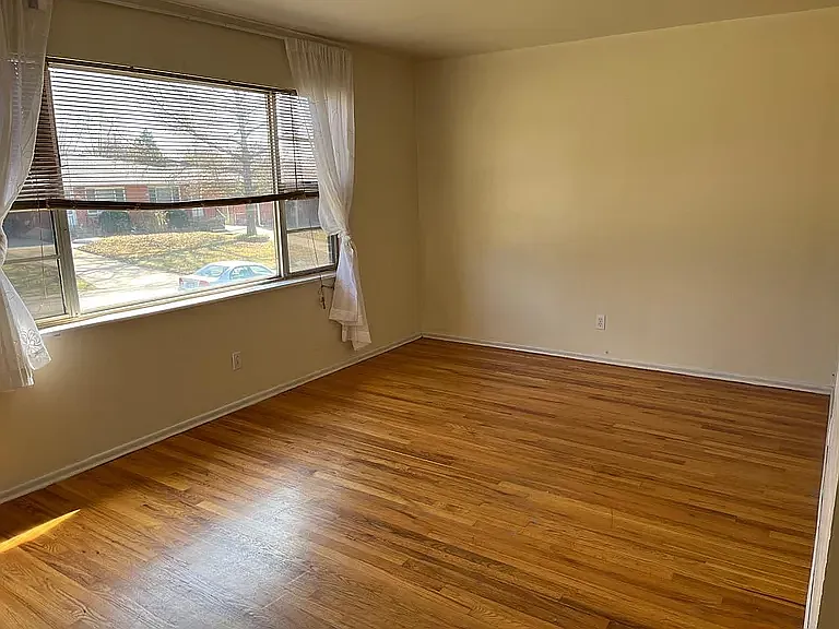 1 bed, 700 sqft, $775 — Photo 2