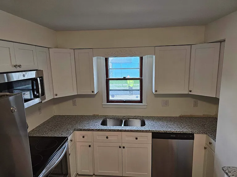 110 S Hopkins St #1 — Photo 14