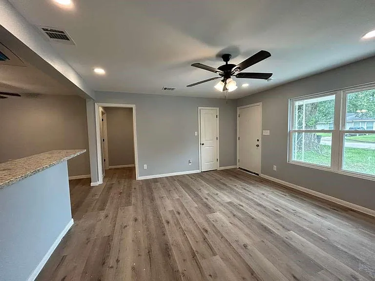 3017 Nita St — Photo 3