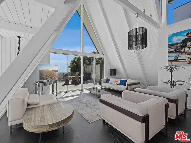 8460 Cole Crest Dr — Photo 12