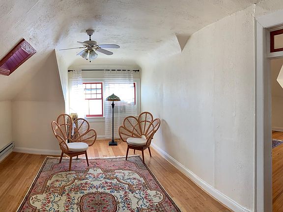 3rd image of 728 N Clarkson St APT 3