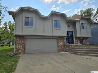 13913 Greenfield Rd, Omaha, NE 68138