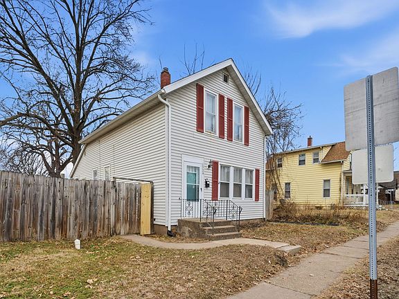 2nd image of 1324 Marquette St