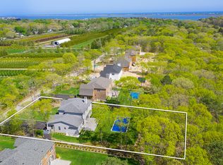 9 Rady Ln, East Quogue, NY 11942