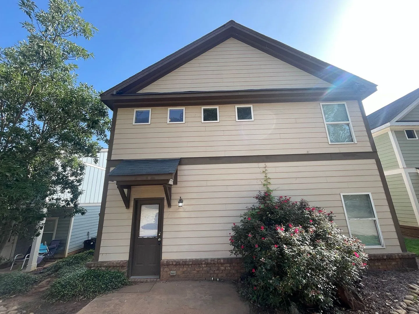 Pre-Leasing For August 5th 2027! — Photo 2