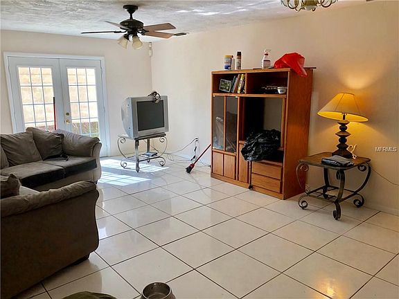 5th image of 932 Wicks Dr