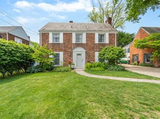 590 Crystal Dr, Pittsburgh, PA 15228