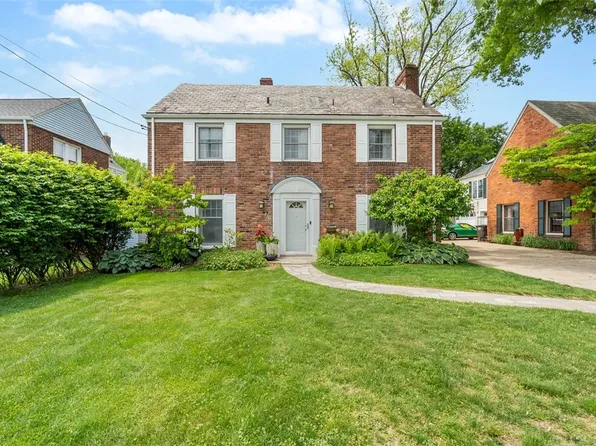 590 Crystal Dr, Pittsburgh, PA 15228