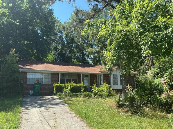 7005 Green Valley Ln, Riverdale, GA 30274