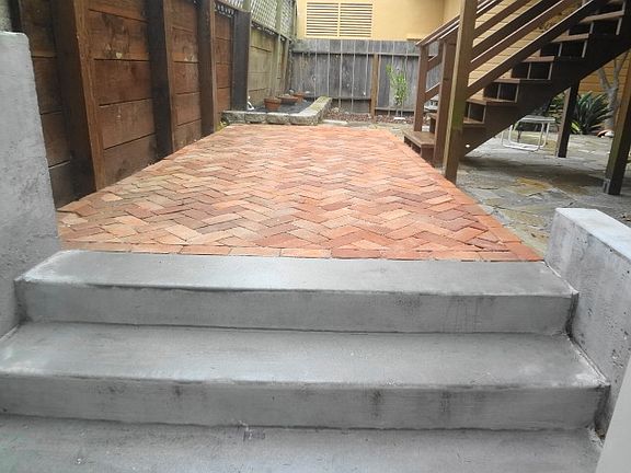 5th image of 759 Buena Vista Ave W