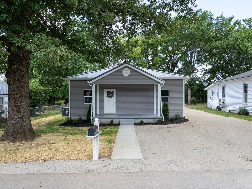 1st image of 712 N Greenwood Ext