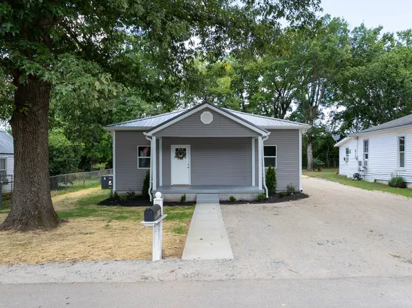 712 N Greenwood Ext, Lebanon, TN 37087