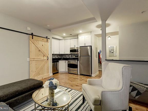 Welcome Home! Open Floor Plan Perfect to Entertain