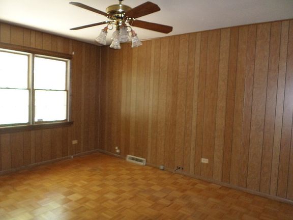 4th image of 804 W Fitzhenry Ct