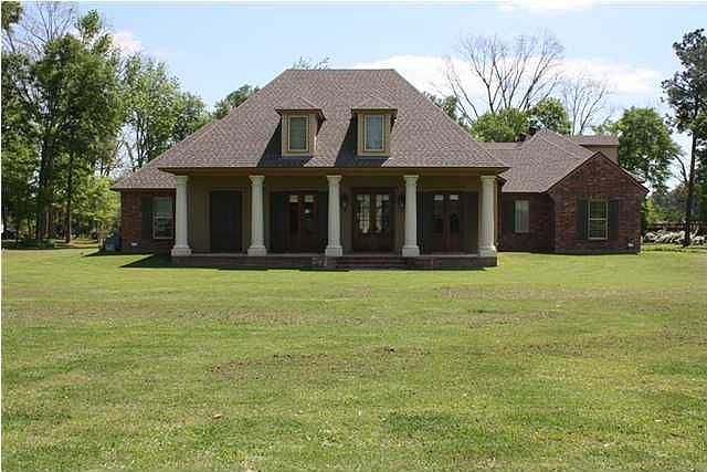 1st image of 293 Carmen Dr