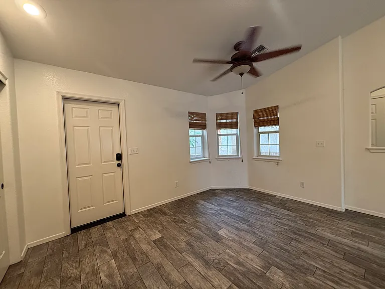 2863 Ventana Dr — Photo 9
