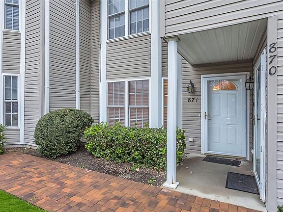 2nd image of 871 Verona Dr #871