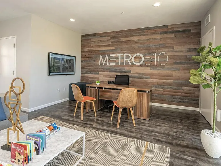 Metro 510 — Photo 16
