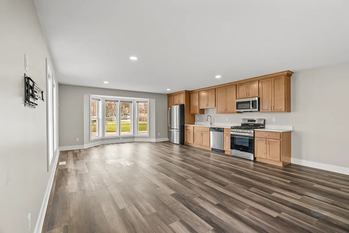 Building Photo - 172 E Gardner St #2