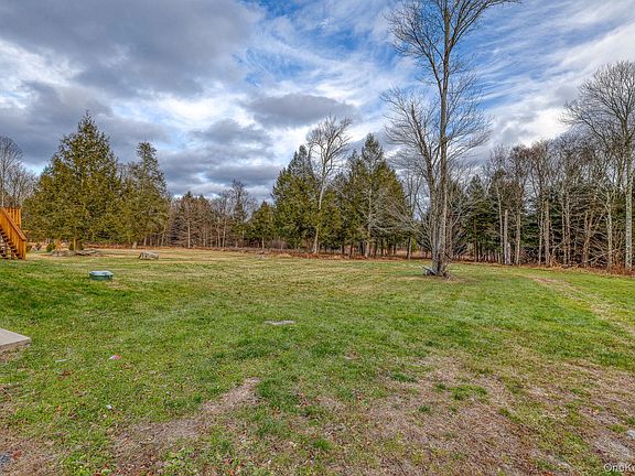 4th image of 226 Big Woods Road