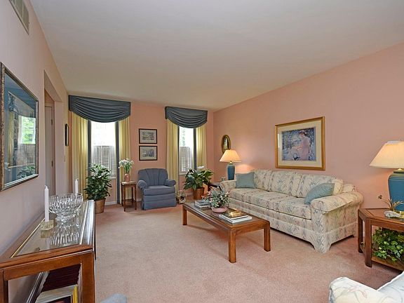 3rd image of 8242 Mary Beth Dr