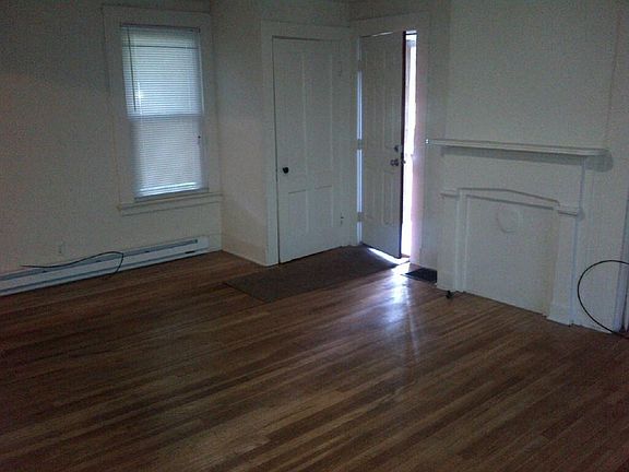 5th image of 138 Fort Hill Ave #5