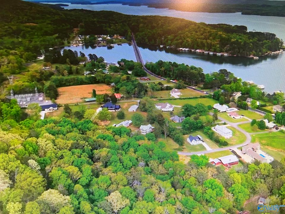 1st image of 289 Cedar Cove Rd