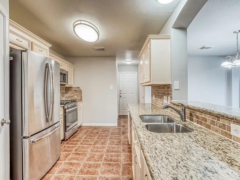 8238 Fuqua Gardens Dr — Photo 9