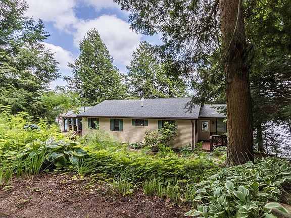 2nd image of 47 Lakeside Ave