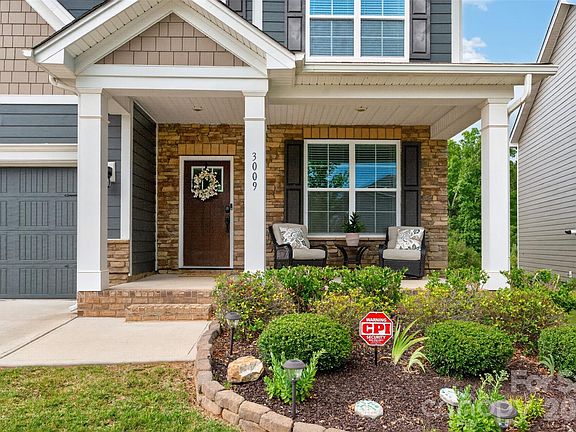 3rd image of 3009 Lydney Cir