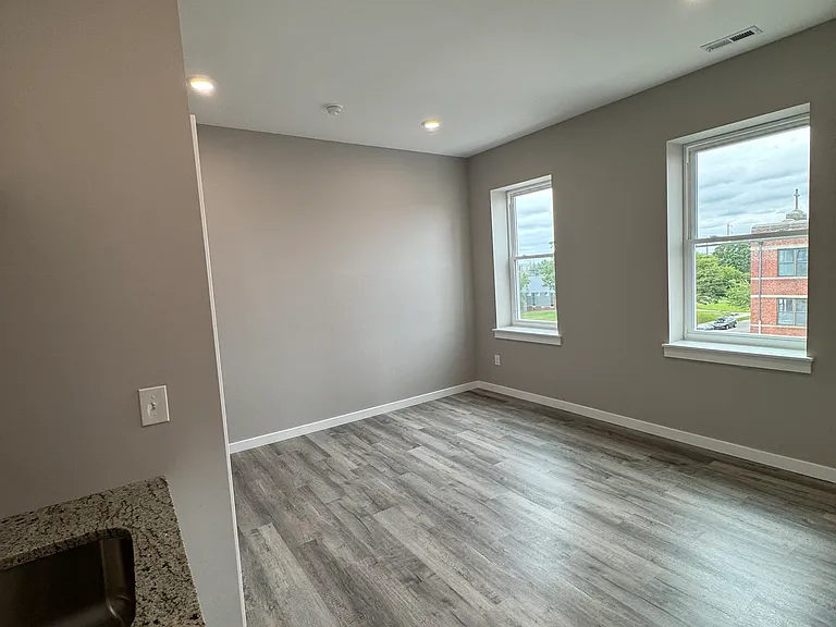 6658 Keystone St #10 — Photo 3
