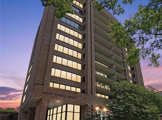 1805 Crystal Dr APT 202S, Arlington, VA 22202