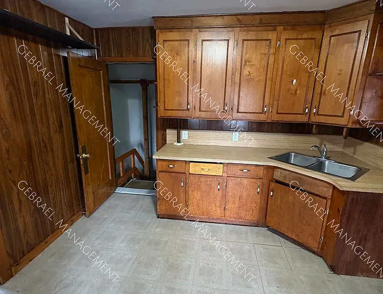 743 Neubert Ave — Photo 8