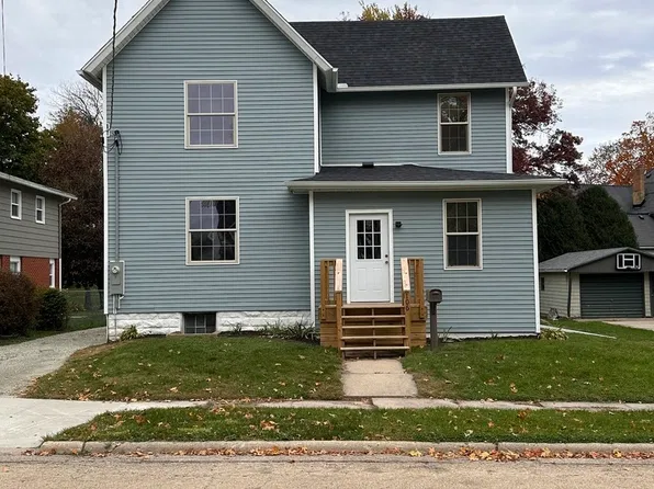 106 Prospect St, Morrison, IL 61270
