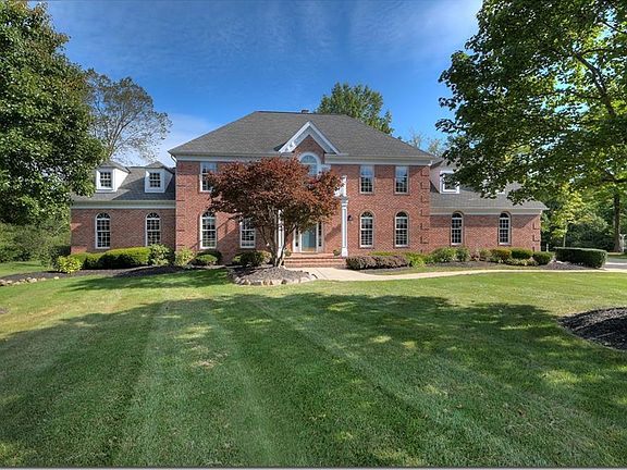 2nd image of 6531 Blackfriars Ln