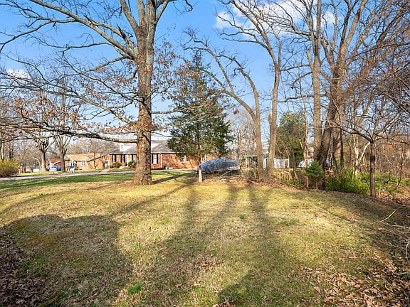 2nd image of 406 Montrose Dr