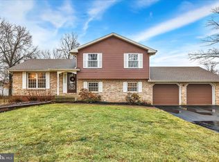 2476 Wilson St, Reading, PA 19605