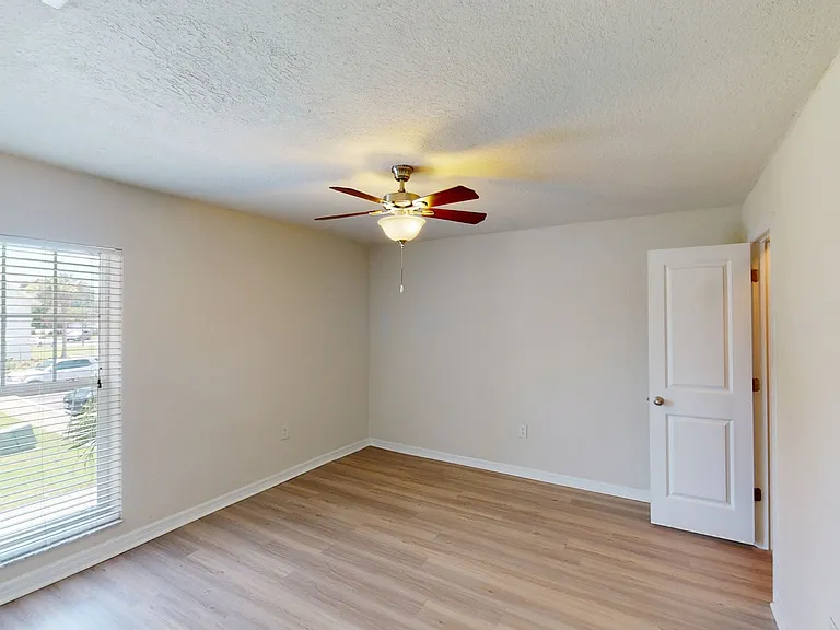 The Breyley Apartments — Photo 38