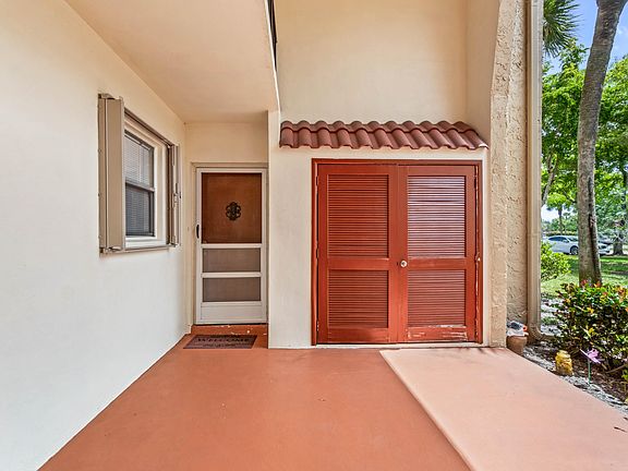 2nd image of 105 Lake Evelyn Drive