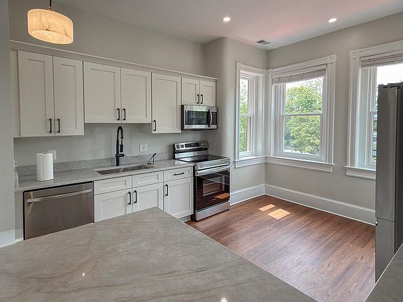 3rd image of 401 8th St NE #2