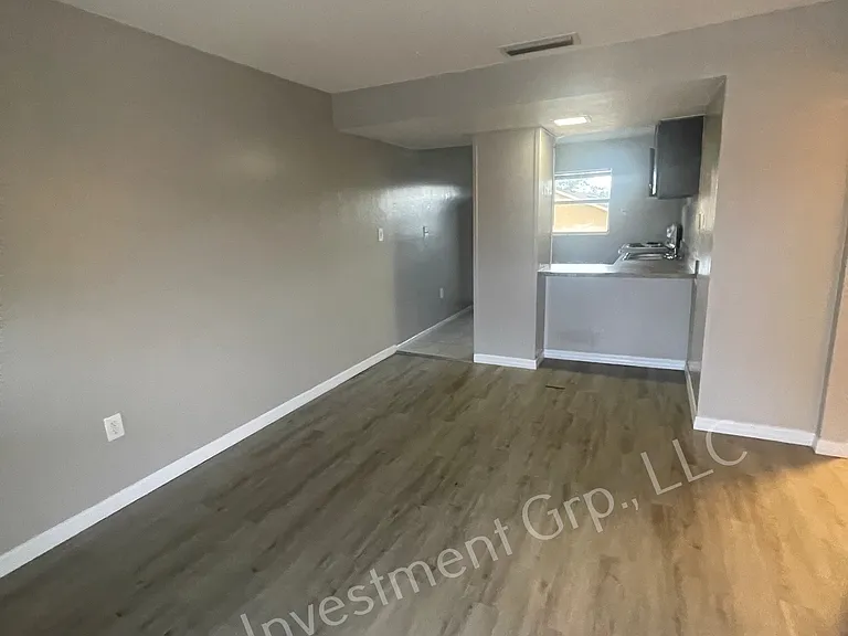 609 S Central Ave #203 — Photo 3